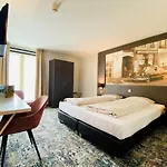 Schaepkens St Fijt מלון 4*